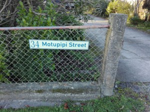 34-Motupipi-St-sign